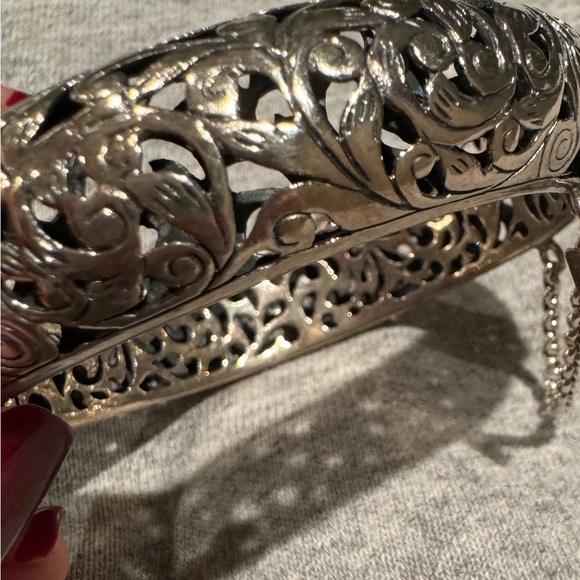 Beautifully handcrafted sterling silver Silpada bangle - Picture 5 of 9